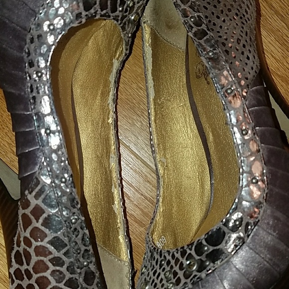 Seychelles Taupe Heels - Picture 7 of 8